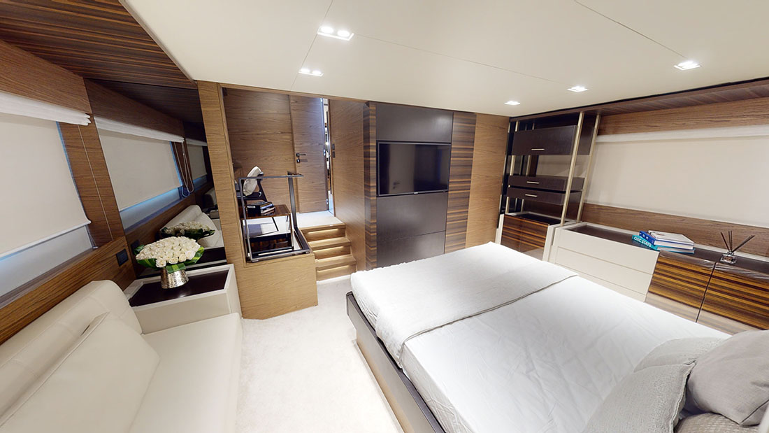 Ferretti 670