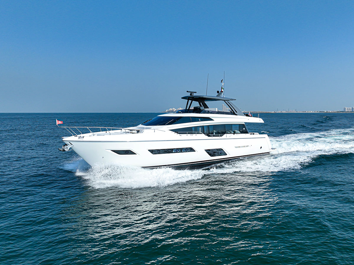 Ferretti 780